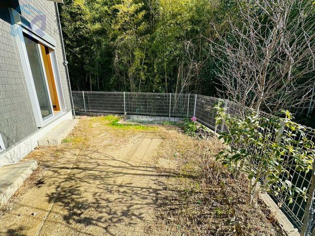 4LDK House with Garage in Kobe's Suma Ward | 102.87 sqm - Thumbnail 2