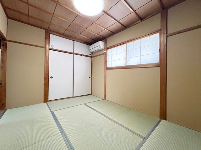 Renovated 5DK House Near Yuzaki Station, Nara - Thumbnail 4