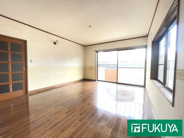 5SLDK Family Home in Kobe Suma Ward with Recent Renovations - Thumbnail 2