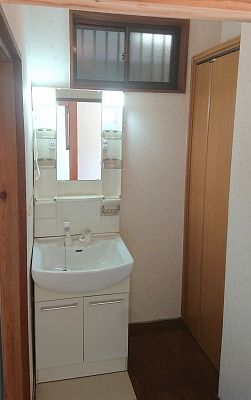 Renovated 4DK House for Sale in Neyagawa, Osaka - Thumbnail 3