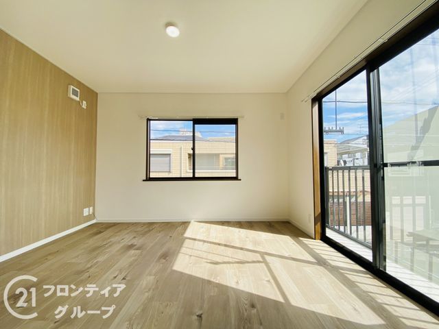 3LDK Renovated House for Sale in Moriguchi, Osaka - Thumbnail 4