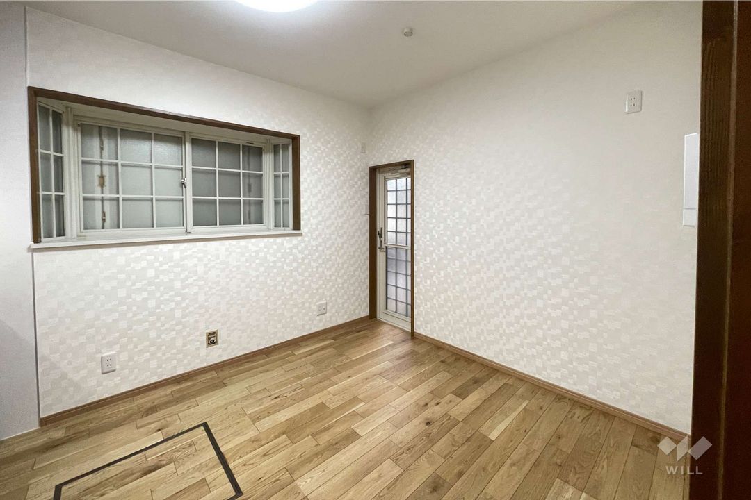 Renovated 2DK House for Sale in Toyonaka, Osaka - Thumbnail 4