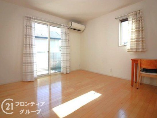 4LDK Detached House for Sale in Sakai, Osaka - Solar & Eco Features - Thumbnail 4