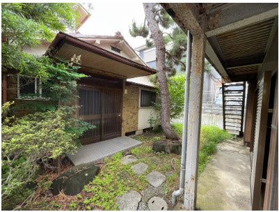 7DK Detached House for Sale in Shijonawate, Osaka - 269.7sqm Land - Thumbnail 2