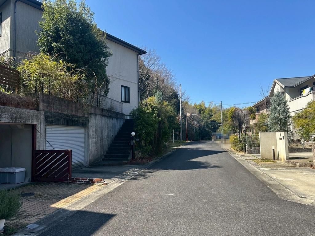 Spacious 3LDK Toyota Home in Quiet Izumi City Neighborhood - Thumbnail 4