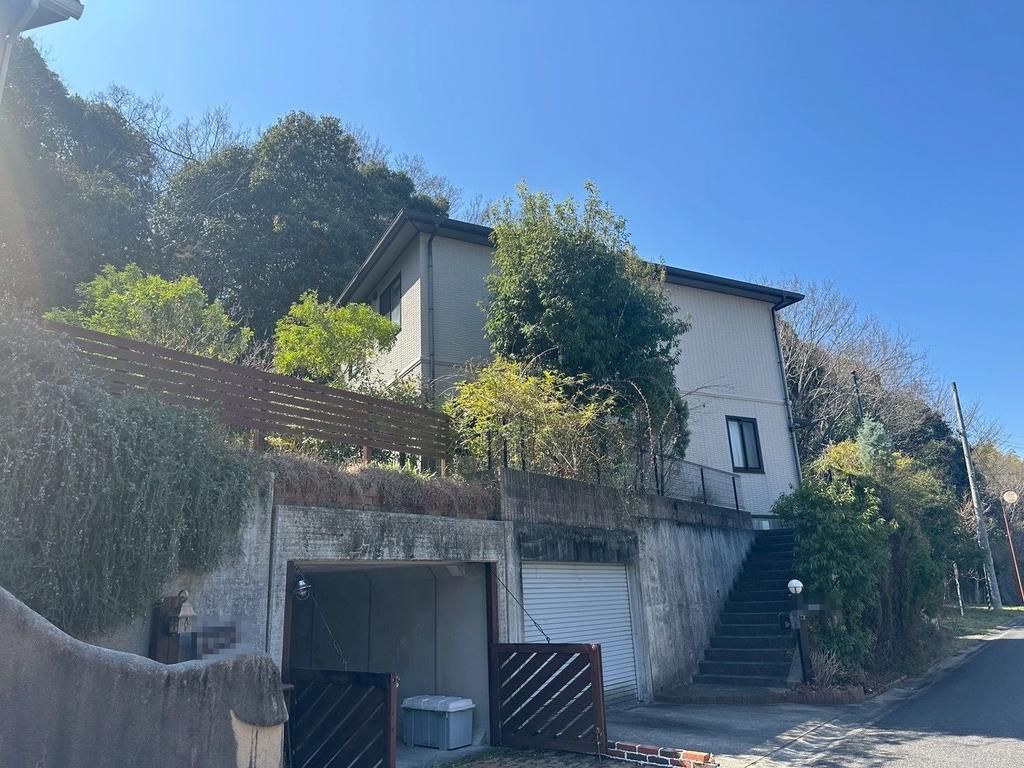 Spacious 3LDK Toyota Home in Quiet Izumi City Neighborhood - Thumbnail 3