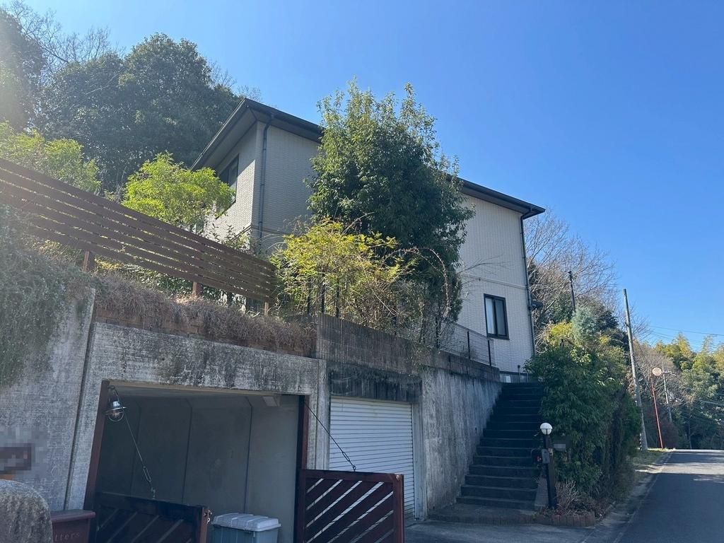 Spacious 3LDK Toyota Home in Quiet Izumi City Neighborhood - Thumbnail 2