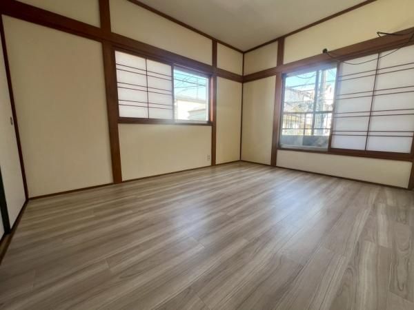 Renovated 3DK Wooden House for Sale in Moriguchi, Osaka - Thumbnail 3