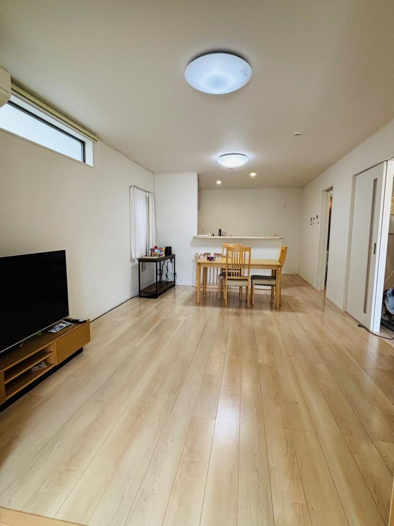 Solar-Powered 4LDK House Near Harimacho Station, Hyogo - Thumbnail 3