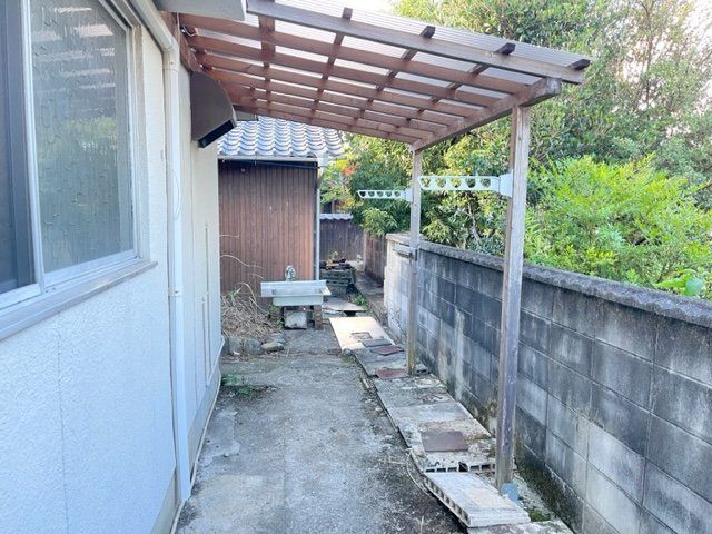 10-Room Traditional House with Large Garden for Sale in Himeji - Thumbnail 2