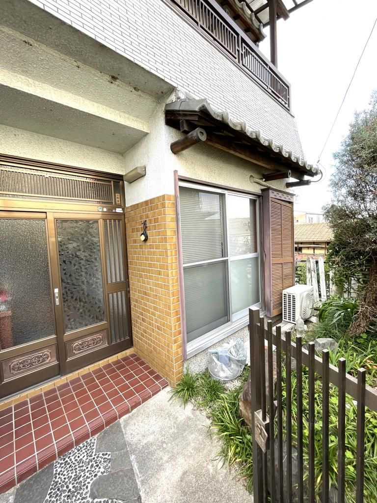 5DK Wooden House for Sale in Habikino City, Osaka - Thumbnail 2