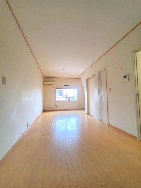 Detached House for Sale in Hirakata City, Osaka - 3LDK, 850万円 - Thumbnail 4