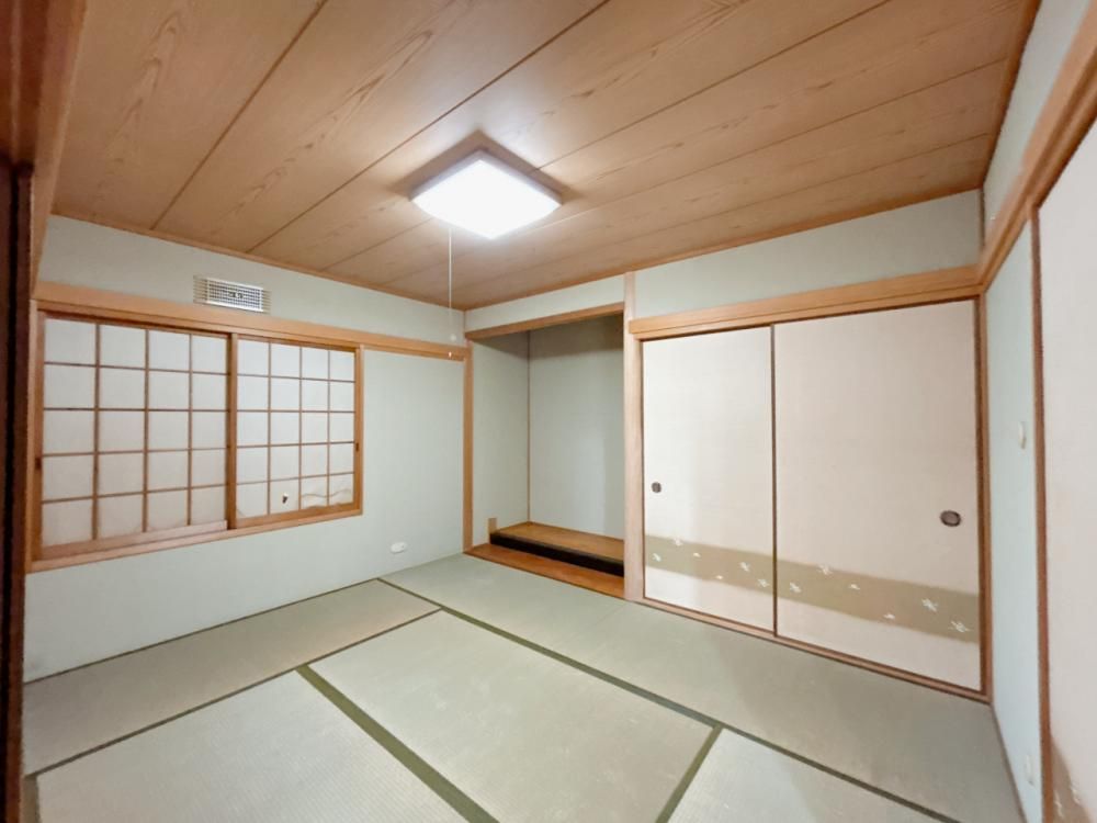 Renovated 6-Bedroom House for Sale in Nabari, Mie Prefecture - Thumbnail 4