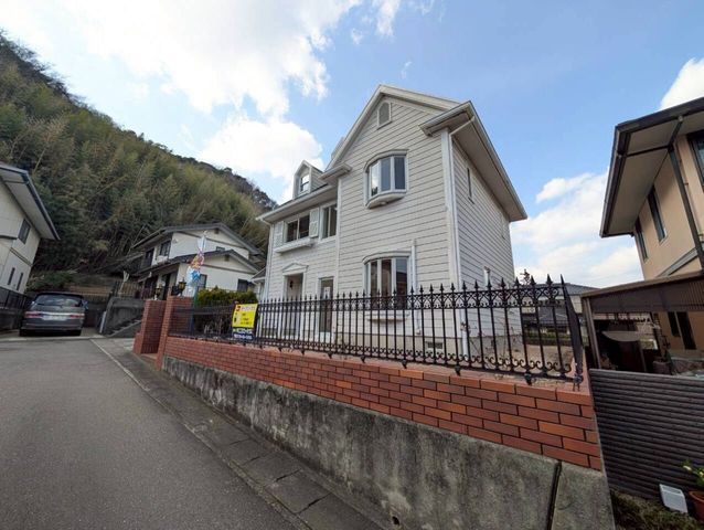 4SLDK Western-Style House for Sale in Hofu, Yamaguchi - Thumbnail 2