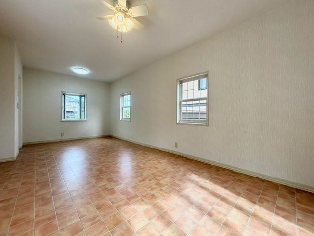 4SLDK Western-Style House for Sale in Hofu, Yamaguchi - Thumbnail 3