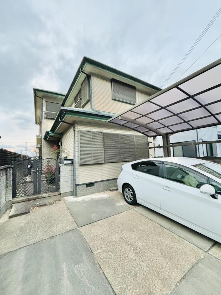 5LDK House for Sale in Wakayama City, Wakayama Prefecture - Thumbnail 2