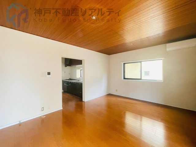 4SLDK Wooden House for Sale in Higashishirakawadai, Kobe - Thumbnail 2