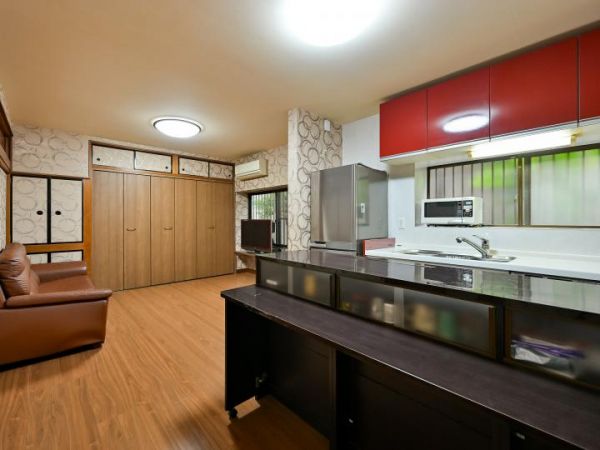 5LDK Family House for Sale in Toyonaka, Osaka - 12 Min Walk to Sakurai Stn - Thumbnail 4