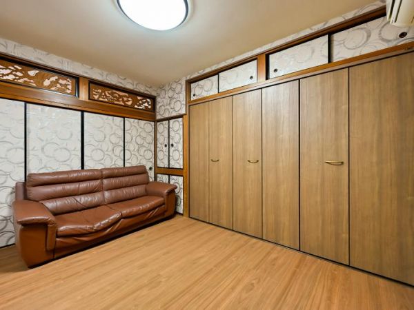 5LDK Family House for Sale in Toyonaka, Osaka - 12 Min Walk to Sakurai Stn - Thumbnail 3