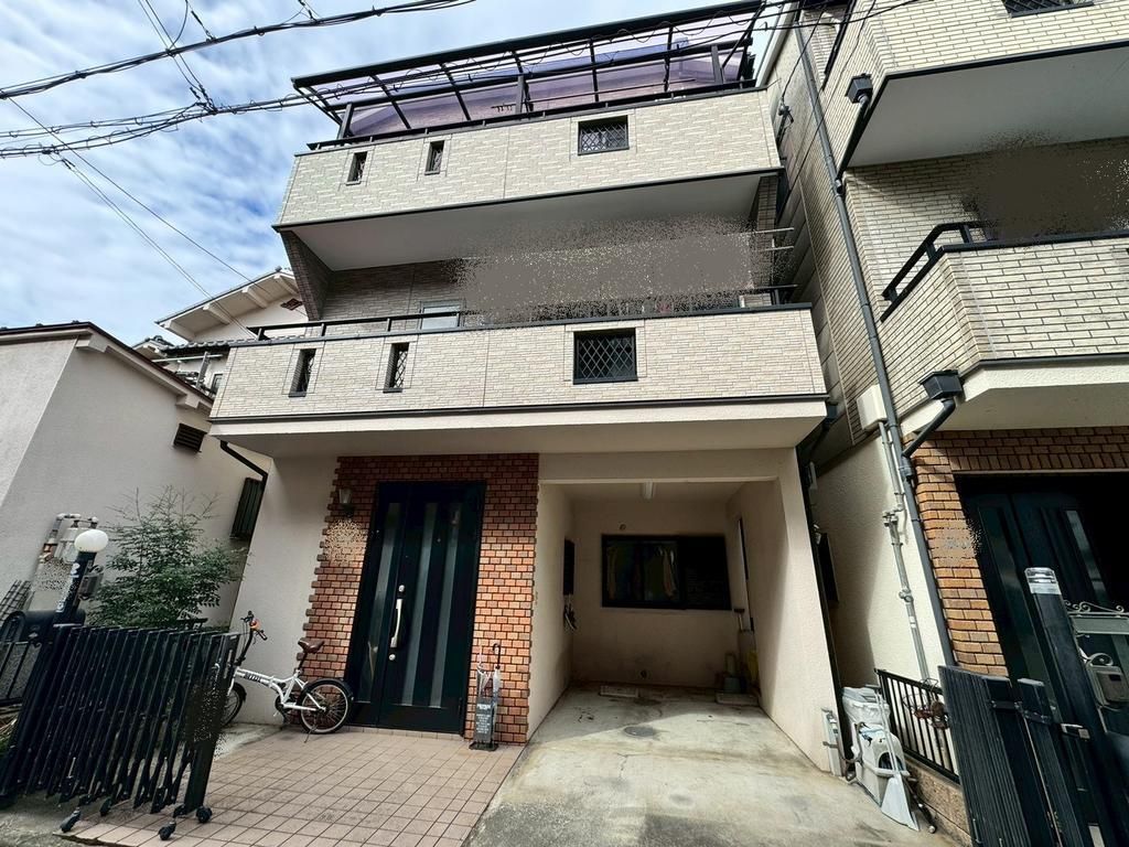 5LDK Detached House for Sale in Kadoma City, Osaka - Thumbnail 2