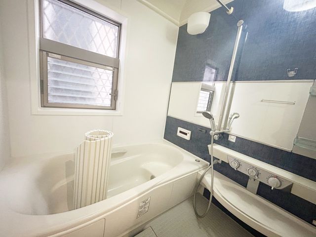 4LDK Detached House for Sale in Itami City, Hyogo - Thumbnail 2