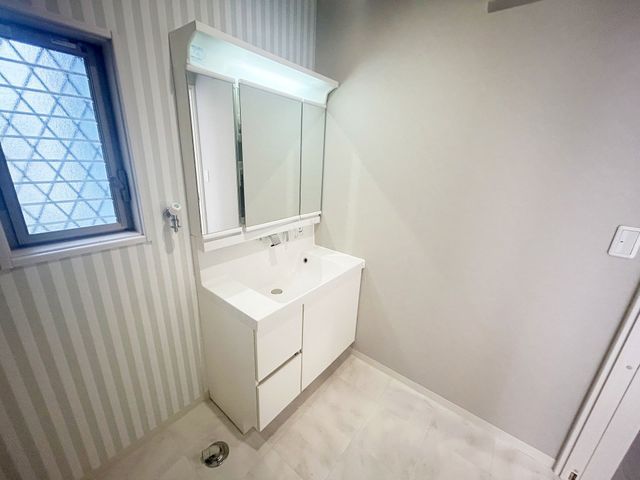 4LDK Detached House for Sale in Itami City, Hyogo - Thumbnail 3