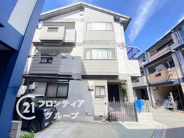 6LDK Corner Lot House Near Kire-Uriwari Station, Osaka - Thumbnail 2