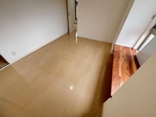 Renovated 4LDK House for Sale in Higashiosaka, Osaka - Thumbnail 3