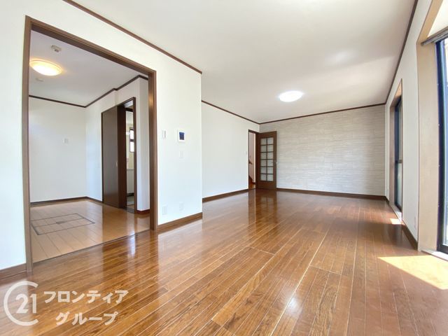 Renovated 5SLDK House in Kobe's Kashinodai | 145.12 sqm - Thumbnail 2