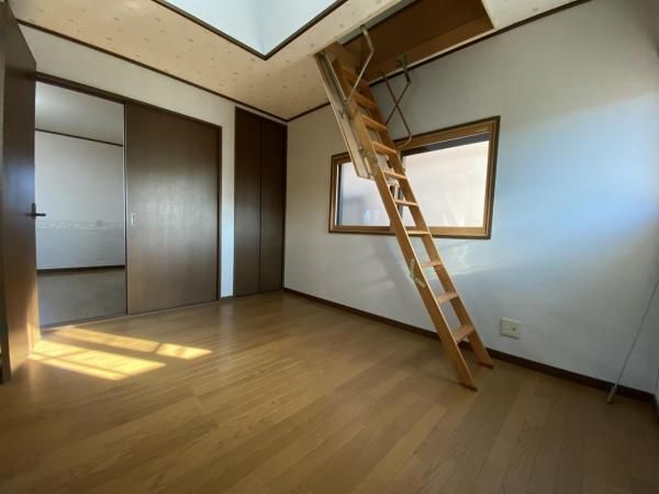 4LDK House for Sale in Hirakata, Osaka - Near Murano Station - Thumbnail 4