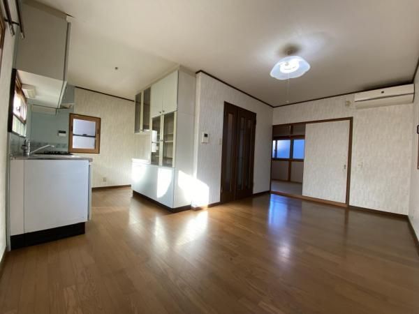 4LDK House for Sale in Hirakata, Osaka - Near Murano Station - Thumbnail 3