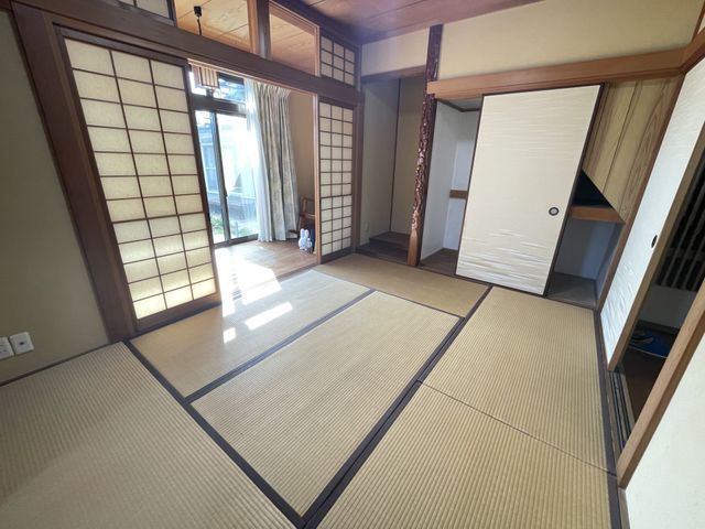 3LDK Detached House with 3 Parking Spaces in Himeji, Hyogo - Thumbnail 2