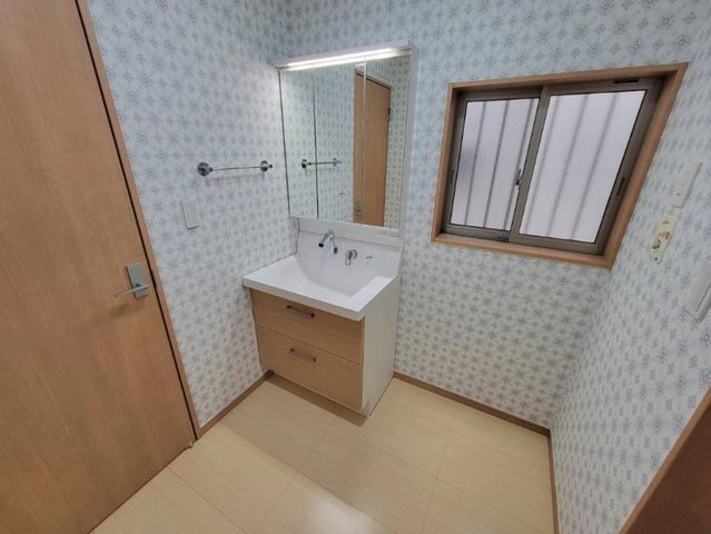 Renovated 4LDK Detached House for Sale in Higashi-Osaka - Thumbnail 4
