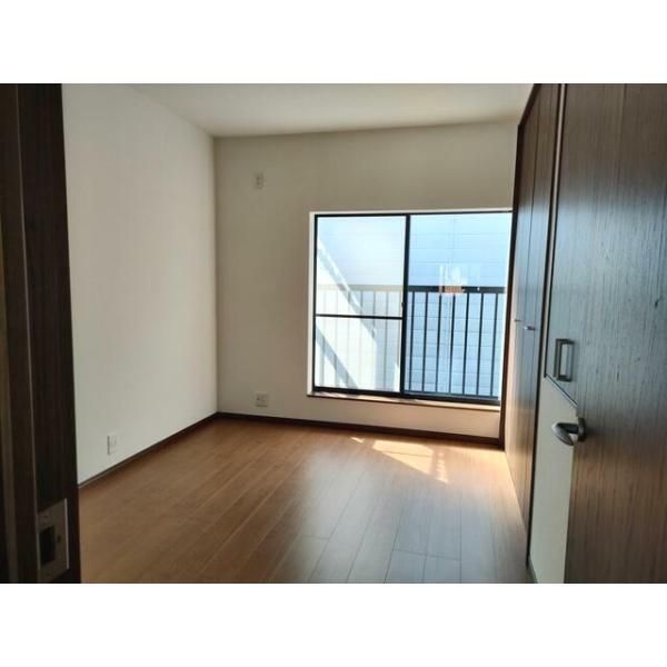 Renovated 3LDK House Near Hanazono Station in Kyoto - Thumbnail 3