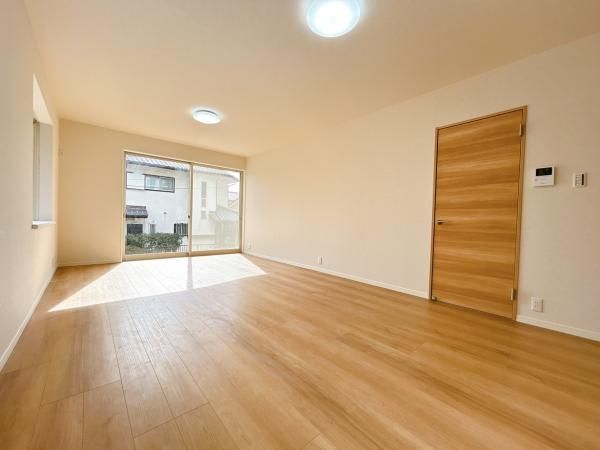 Renovated 4LDK House in Kobe Suma Ward | Corner Plot - Thumbnail 4