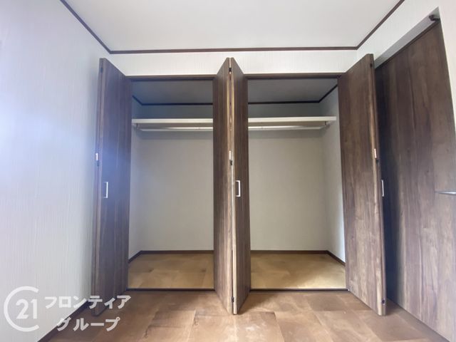Renovated 3LDK House for Sale near Korien Station, Hirakata - Thumbnail 4
