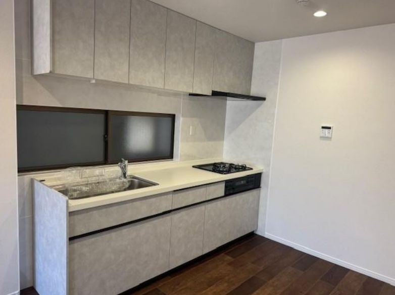 Refurbished 4LDK Steel House for Sale in Osaka's Komagawa - Thumbnail 4