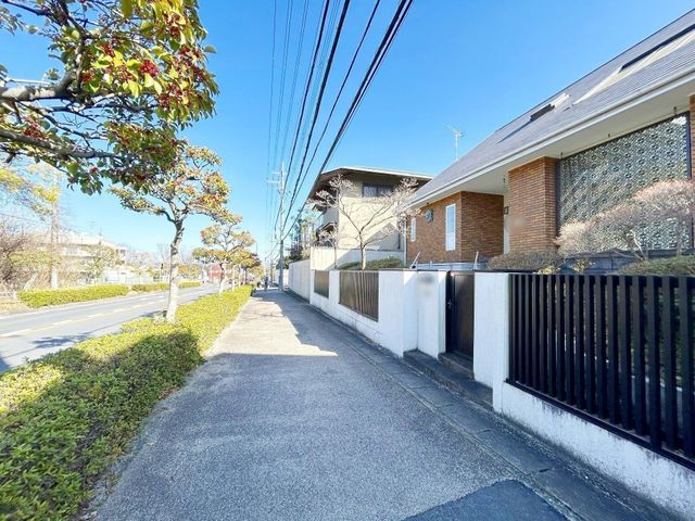 4LDK House for Sale in Higashi-Tomigaoka, Nara City, 133.42 sqm - Thumbnail 2