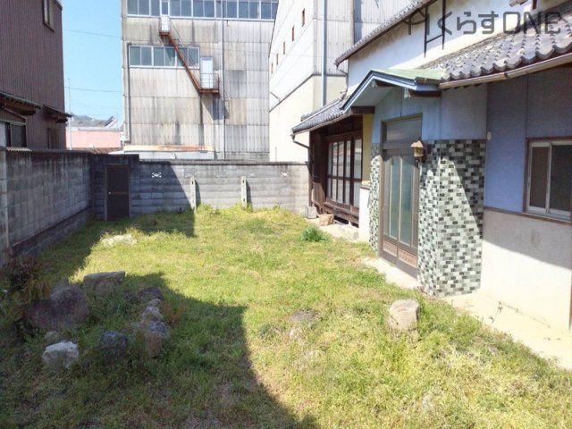Spacious 6DK Wooden House on Large Plot in Tatsuno, Hyogo - Thumbnail 2