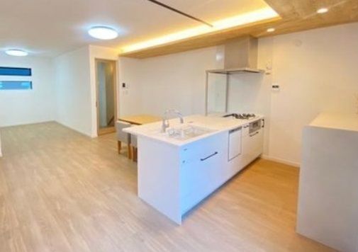 Modern 4LDK Detached House for Sale in Higashisumiyoshi, Osaka - Thumbnail 2