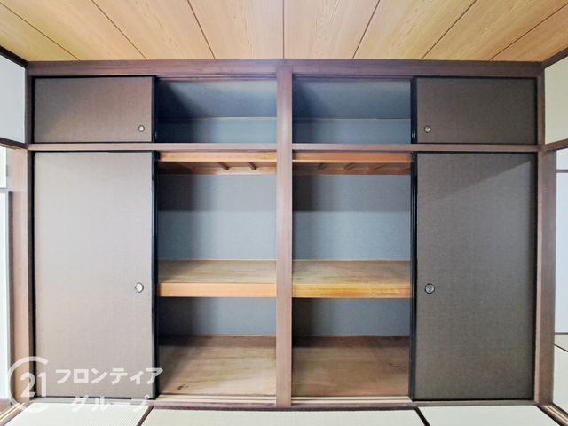 3-Story 4DK Steel House for Sale in Higashiosaka, Osaka - Thumbnail 2