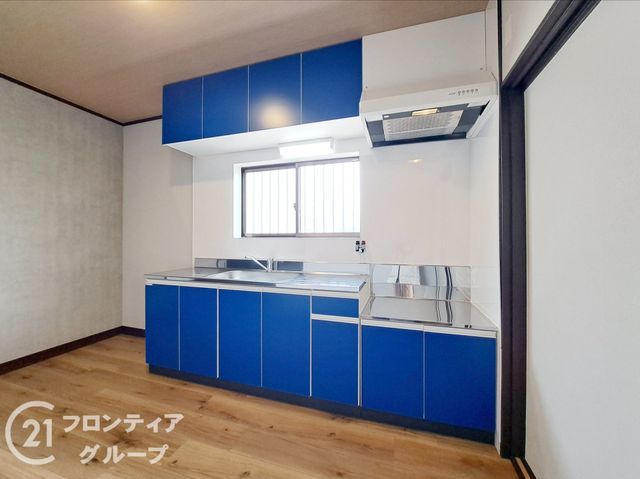 3-Story 4DK Steel House for Sale in Higashiosaka, Osaka - Thumbnail 3