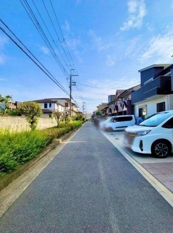 4LDK House for Sale in Toyonaka City, Osaka Prefecture - Thumbnail 3