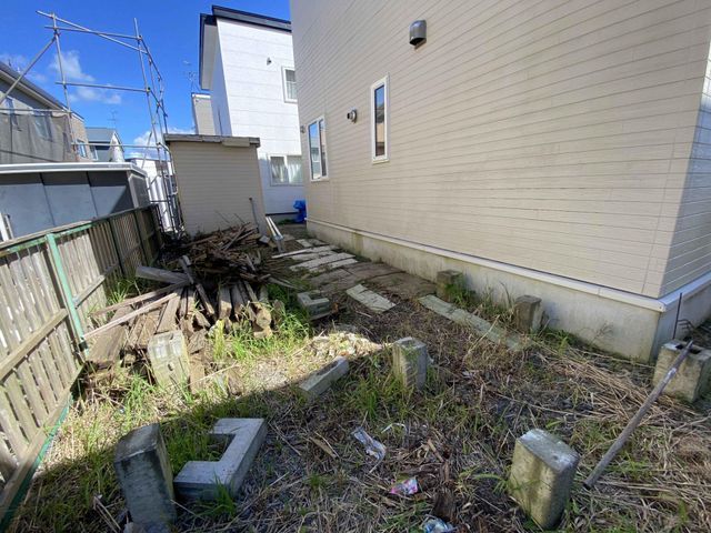 4LDK Detached House with River Views in Ebetsu, Hokkaido - Thumbnail 2