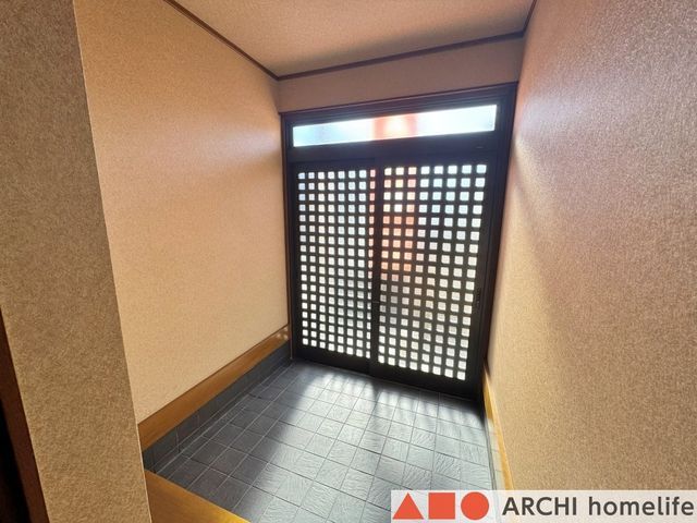 7LDK House for Sale in Himeji Shosha - Large Garden & Parking - Thumbnail 4