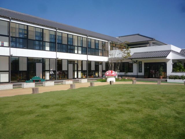 7LDK House for Sale in Himeji Shosha - Large Garden & Parking - Thumbnail 2