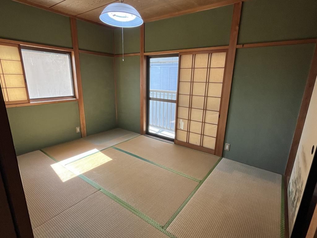 Vacant 4DK House for Sale in Wakayama City, 78.7 sqm - Thumbnail 2