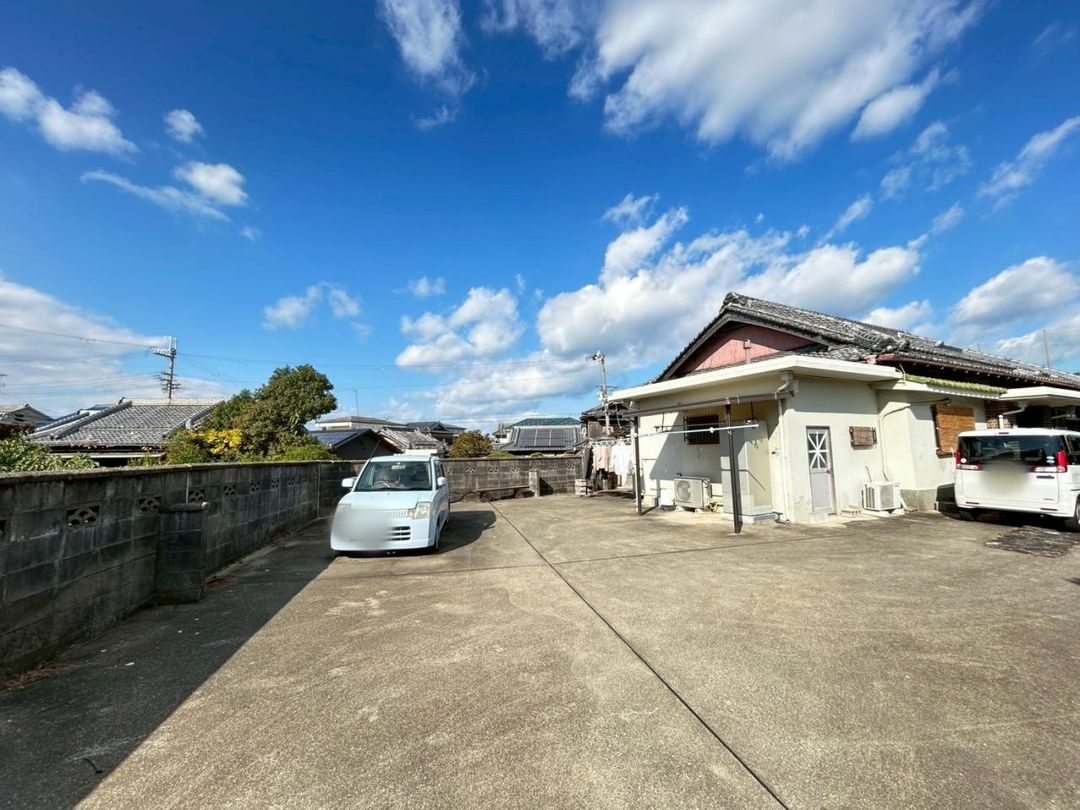 Spacious 6DK Single-Story Home on Large Plot in Misaki Town, Osaka - Thumbnail 4