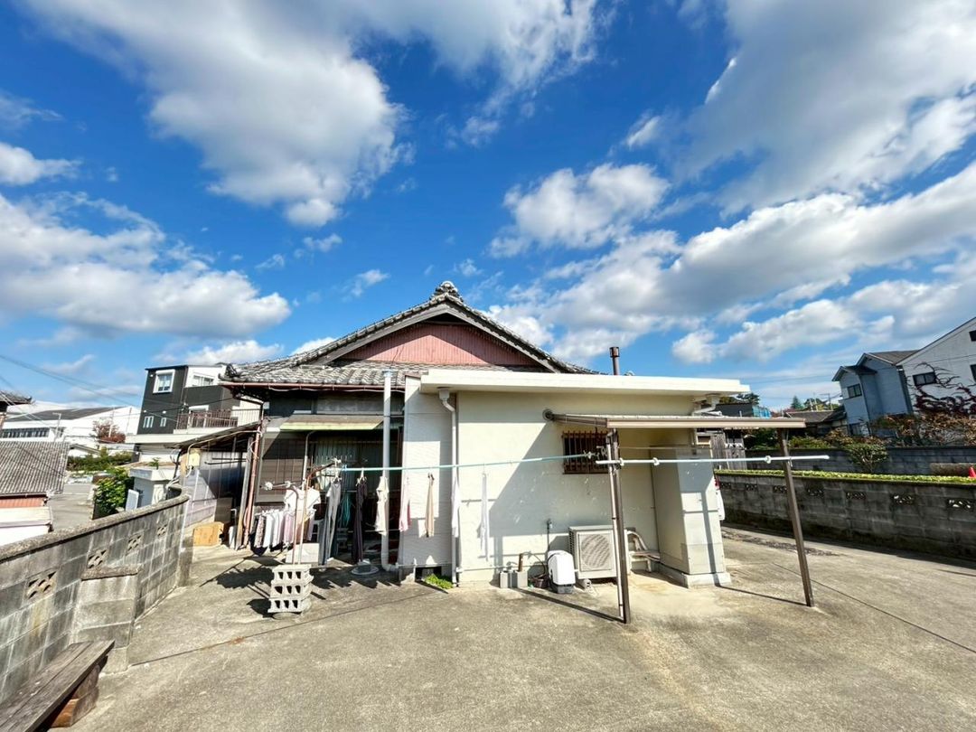 Spacious 6DK Single-Story Home on Large Plot in Misaki Town, Osaka - Thumbnail 2