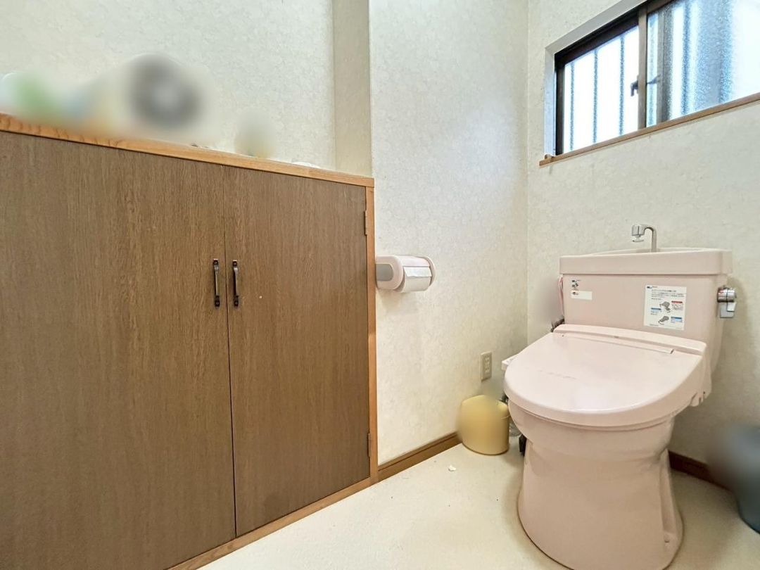 Spacious 6DK Single-Story Home on Large Plot in Misaki Town, Osaka - Thumbnail 3